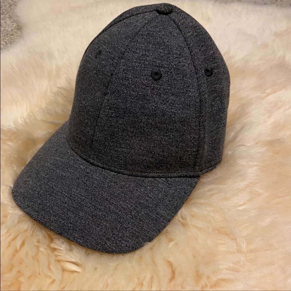 Lululemon hat